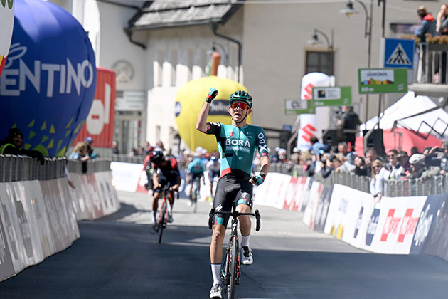 Lennard Kamna wins stage three